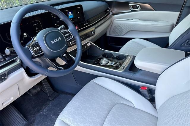new 2025 Kia Carnival Hybrid car, priced at $50,895