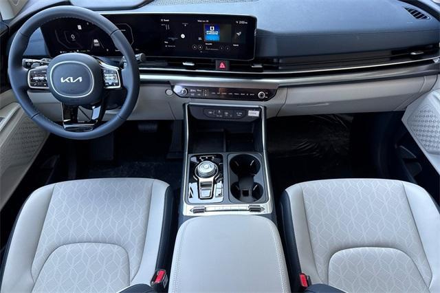 new 2025 Kia Carnival Hybrid car, priced at $50,895