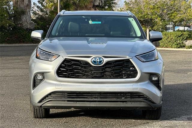 used 2022 Toyota Highlander Hybrid car, priced at $34,487