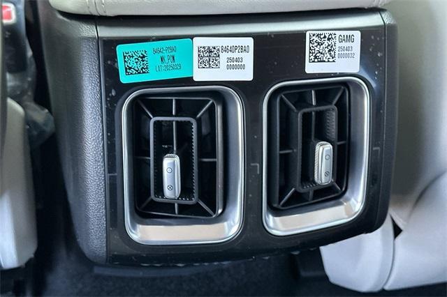 new 2025 Kia Sorento Plug-In Hybrid car, priced at $50,195