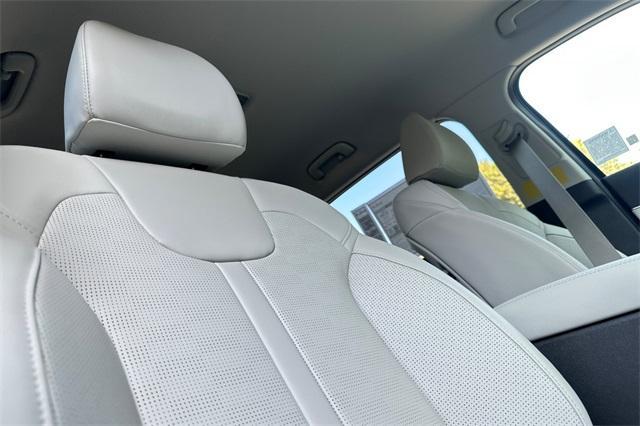 new 2025 Kia Sorento Plug-In Hybrid car, priced at $50,195