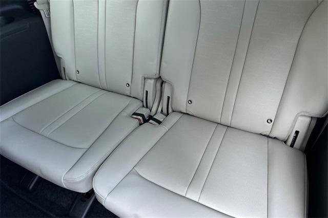 new 2025 Kia Sorento Plug-In Hybrid car, priced at $50,195