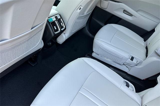 new 2025 Kia Sorento Plug-In Hybrid car, priced at $50,195