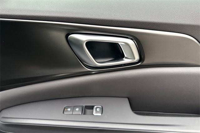 new 2025 Kia Carnival Hybrid car, priced at $50,600