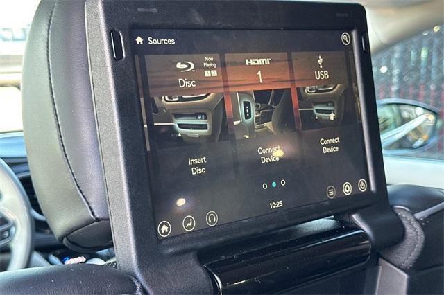 used 2018 Chrysler Pacifica Hybrid car, priced at $22,887