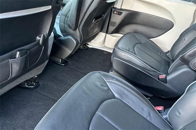 used 2018 Chrysler Pacifica Hybrid car, priced at $22,887