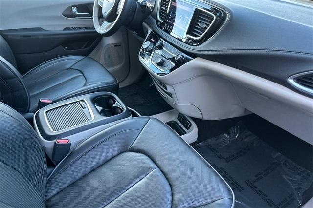 used 2018 Chrysler Pacifica Hybrid car, priced at $22,887