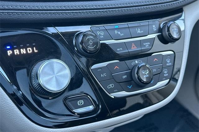 used 2018 Chrysler Pacifica Hybrid car, priced at $22,887