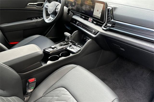 new 2025 Kia Sportage car, priced at $35,980
