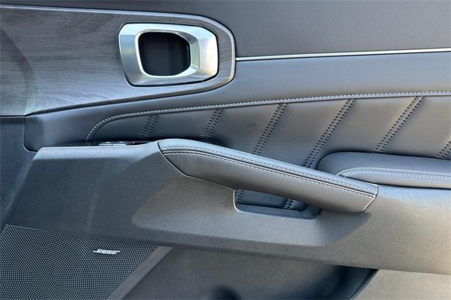 new 2025 Kia Sorento car, priced at $48,575