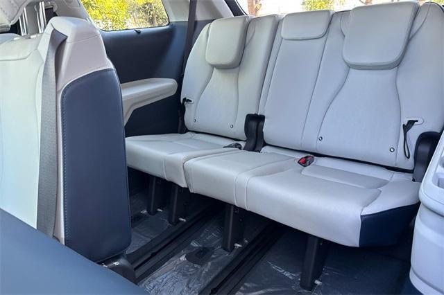 new 2026 Kia Carnival Hybrid car, priced at $51,285