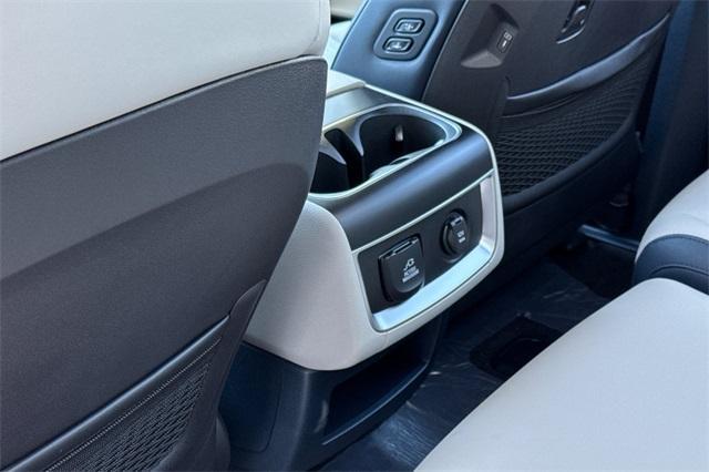 new 2026 Kia Carnival Hybrid car, priced at $51,285