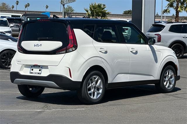 new 2025 Kia Soul car, priced at $24,905