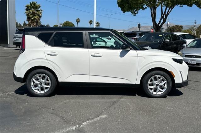 new 2025 Kia Soul car, priced at $24,905