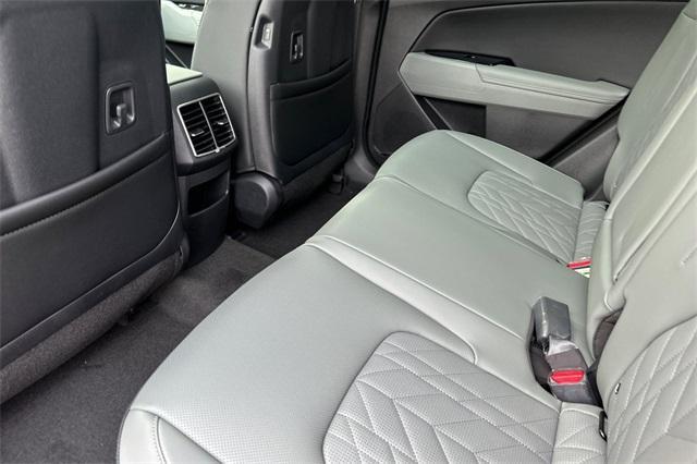new 2025 Kia Sportage Plug-In Hybrid car, priced at $46,470