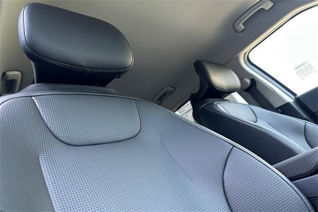 new 2025 Kia EV6 car, priced at $52,115