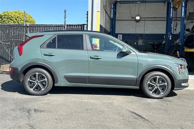 new 2025 Kia Niro Plug-In Hybrid car, priced at $36,060