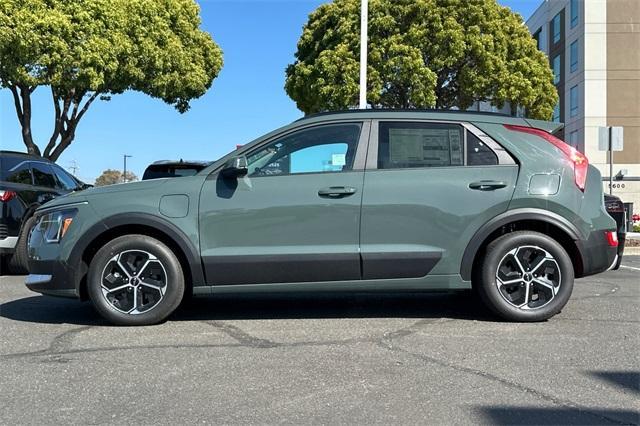 new 2025 Kia Niro Plug-In Hybrid car, priced at $36,060