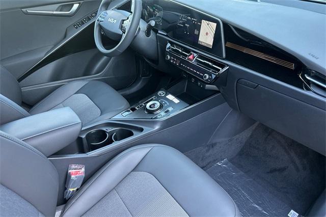 new 2025 Kia Niro Plug-In Hybrid car, priced at $36,060
