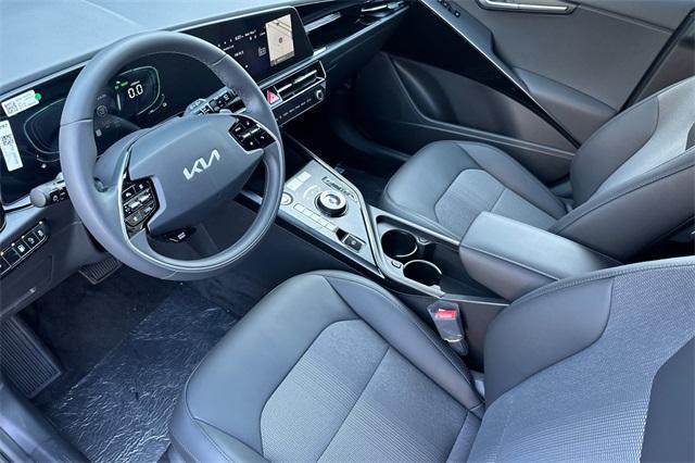 new 2025 Kia Niro Plug-In Hybrid car, priced at $36,060