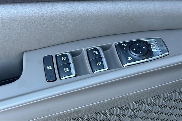 new 2025 Kia Carnival Hybrid car, priced at $44,700