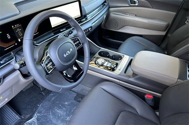 new 2025 Kia Carnival Hybrid car, priced at $44,700