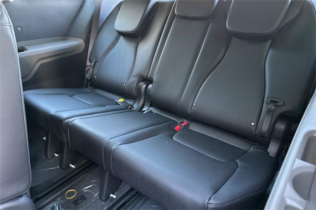 new 2025 Kia Carnival Hybrid car, priced at $44,700