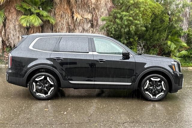 new 2025 Kia Telluride car, priced at $45,495