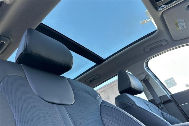 new 2025 Kia Sorento car, priced at $38,885