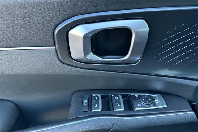 new 2025 Kia Sorento car, priced at $38,885