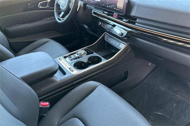 new 2026 Kia Carnival car, priced at $55,285