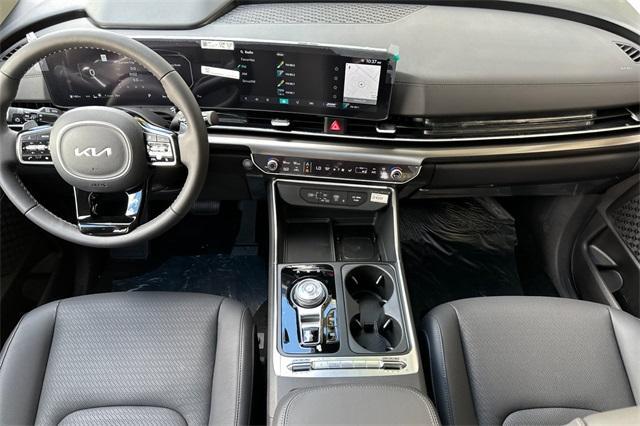 new 2026 Kia Carnival Hybrid car, priced at $55,365