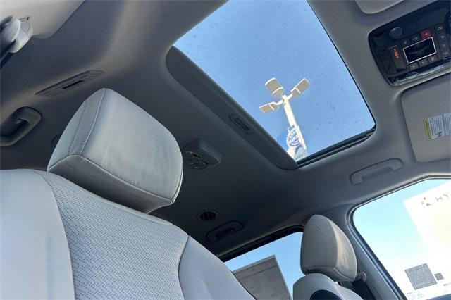 new 2026 Kia Carnival car, priced at $55,285