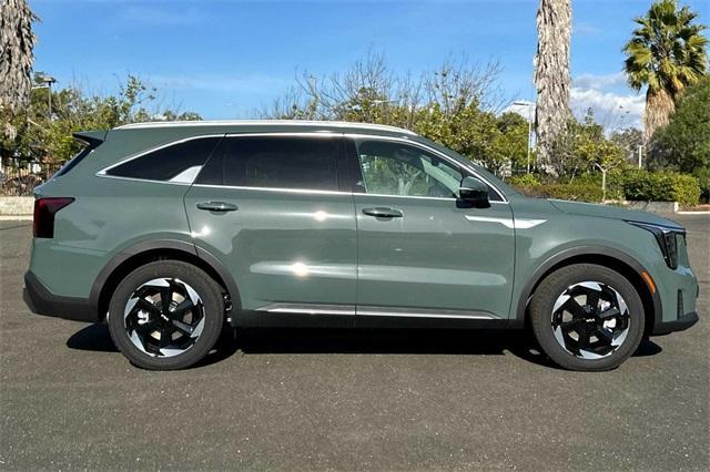 new 2025 Kia Sorento Hybrid car, priced at $42,205