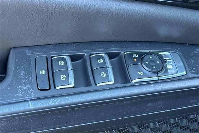 new 2025 Kia Carnival Hybrid car, priced at $53,595