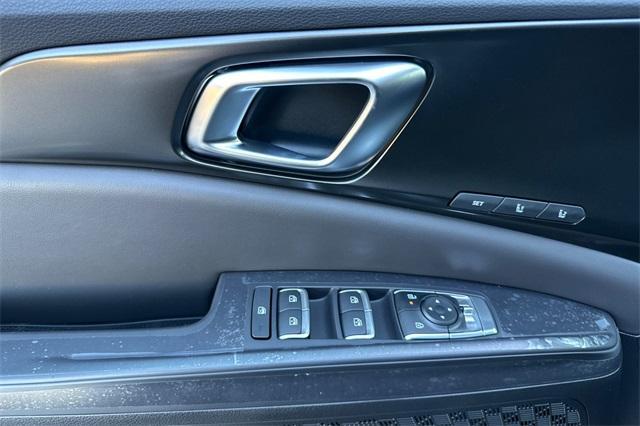 new 2025 Kia Carnival Hybrid car, priced at $53,595