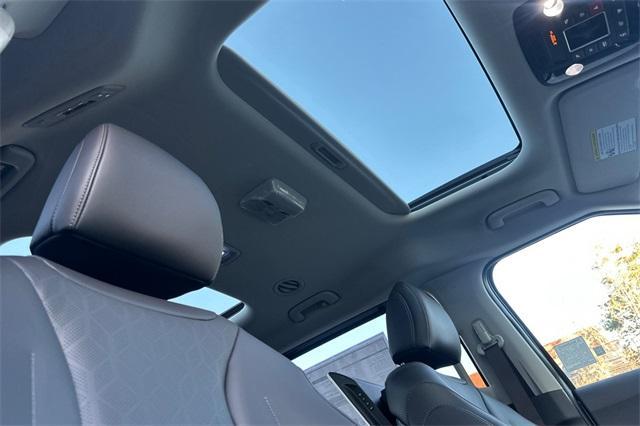 new 2025 Kia Carnival Hybrid car, priced at $53,595