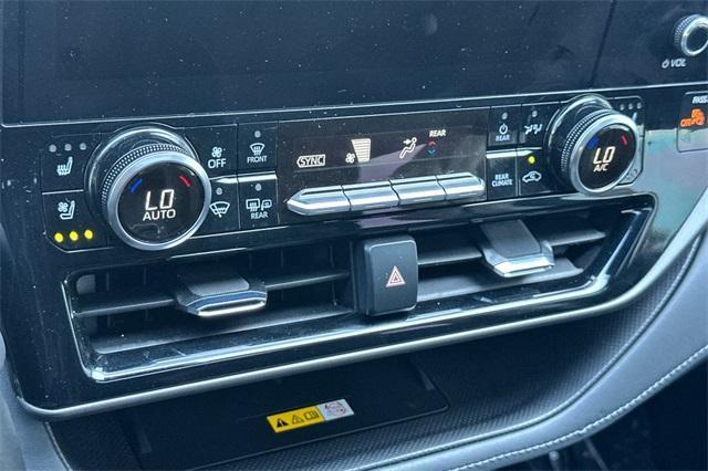used 2023 Toyota Highlander car, priced at $36,186