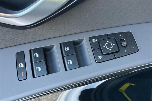 new 2025 Kia Niro car, priced at $31,755