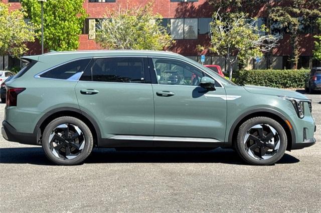 new 2025 Kia Sorento Hybrid car, priced at $48,530