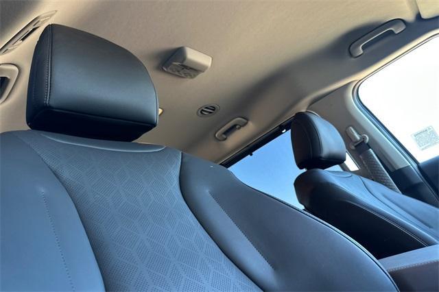 new 2025 Kia Carnival Hybrid car, priced at $45,195