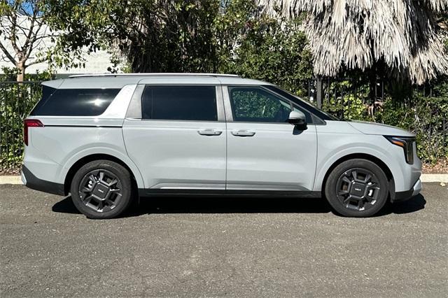 new 2025 Kia Carnival Hybrid car, priced at $45,195