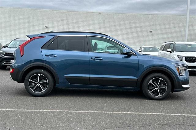 new 2025 Kia Niro car, priced at $31,340