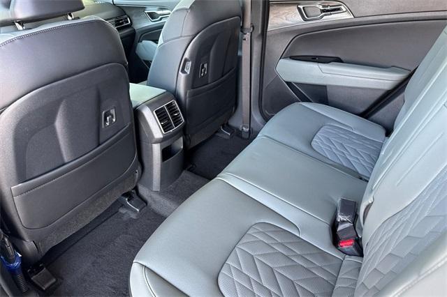new 2025 Kia Sportage Plug-In Hybrid car, priced at $46,185