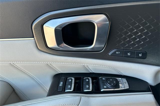 used 2022 Kia Sorento Plug-In Hybrid car, priced at $33,130