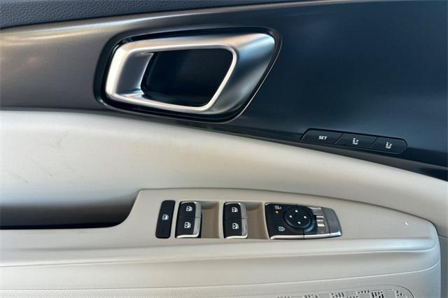 new 2026 Kia Carnival Hybrid car, priced at $55,365