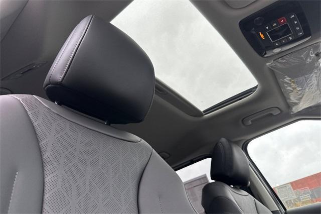 new 2025 Kia Carnival Hybrid car, priced at $50,600