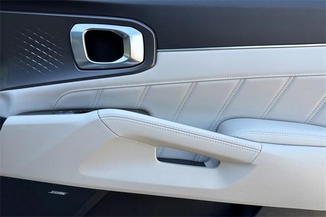 new 2025 Kia Sorento Hybrid car, priced at $48,530