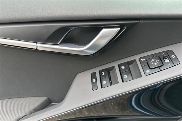 new 2025 Kia Niro car, priced at $33,660