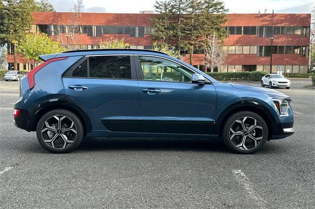 new 2025 Kia Niro car, priced at $33,660